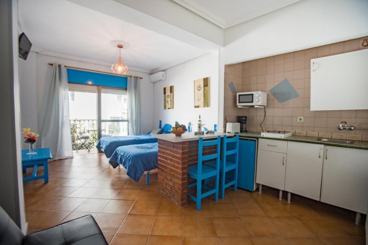 Apartamentos Carihuela ตอร์เรโมลิโนส ภายนอก รูปภาพ