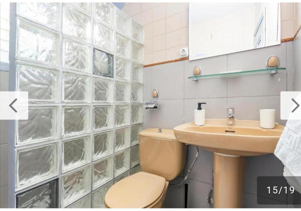 Apartamentos Carihuela ตอร์เรโมลิโนส ภายนอก รูปภาพ